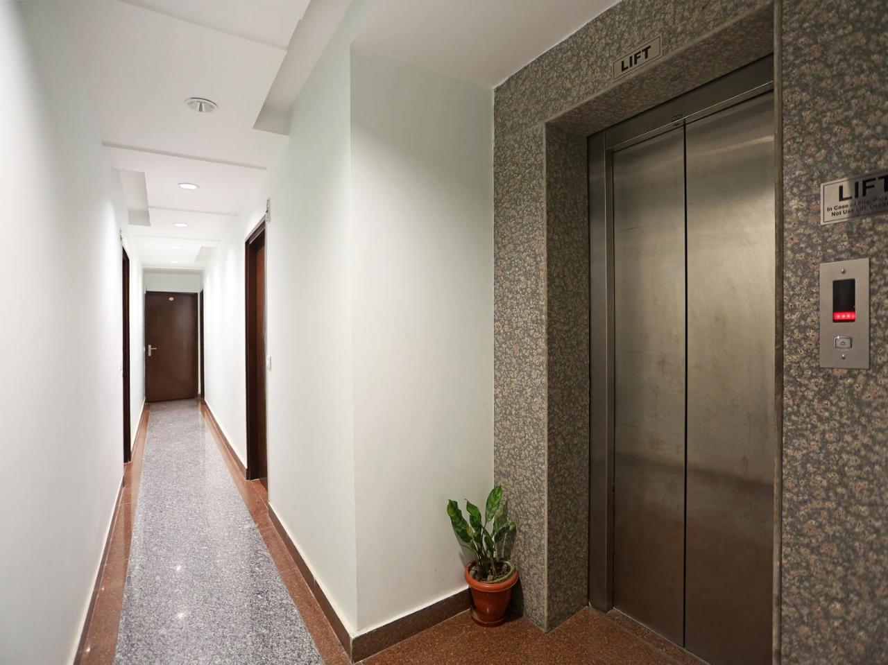 Oyo 6596 Hotel Flight Path New Delhi Extérieur photo